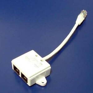 Rozdvojka RJ45, bílá, k upevnění na zeď