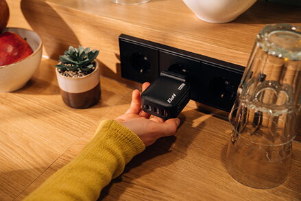 Verbatim, Mini GaN síťová nabíječka do sítě 2 x USB-CR PD 100W a 1 x USB-A QC 3.0, šedá, 100 W, vyměnitelné vidlice C,G,A