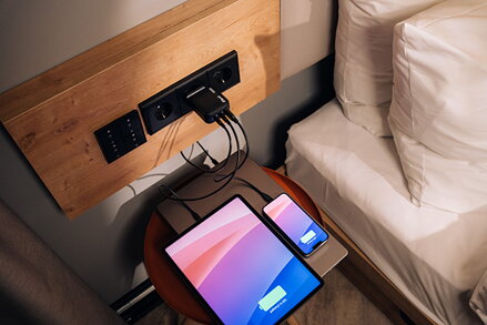 Verbatim, Mini GaN síťová nabíječka do sítě 2 x USB-CR PD 100W a 1 x USB-A QC 3.0, šedá, 100 W, vyměnitelné vidlice C,G,A