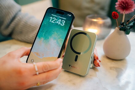 Verbatim, power banka s bezdrátovým nabíjením, 5V, nabíjení telefonu, 32259, 10 000mAh, magnetické připevnění, zelená