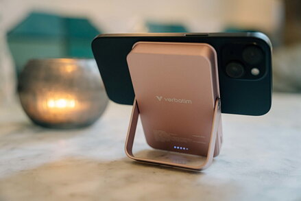 Verbatim, power banka s bezdrátovým nabíjením, 5V, nabíjení telefonu, 32267, 10 000mAh, magnetické připevnění, růžová
