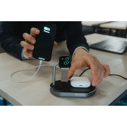 Verbatim, Nabíjecí stojan 3 v 1, pro iPhone a hodinky Apple Watch, černá, 15V, 44W, Certifikace MFi a Qi, DOPRODEJ Verbatim, Nabíjecí stojan 3 v 1, pro iPhone a hodinky Apple Watch, černá, 15V, 44W, Certifikace MFi a Qi, DOPRODEJ