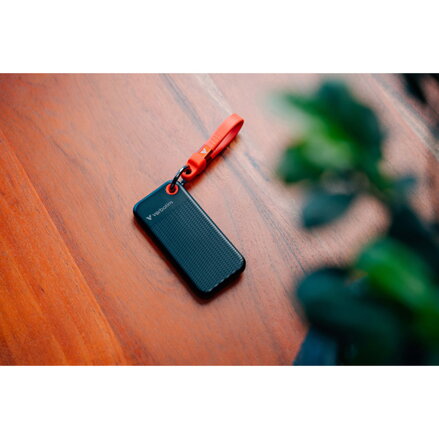 SSD Externí Verbatim Pocket SSD Black/Red, 32196, 2000GB, černý, M.2, obsahuje USB C kabel a pytlík, 1000 MB/s-R, USB-C, 1000 MB/s