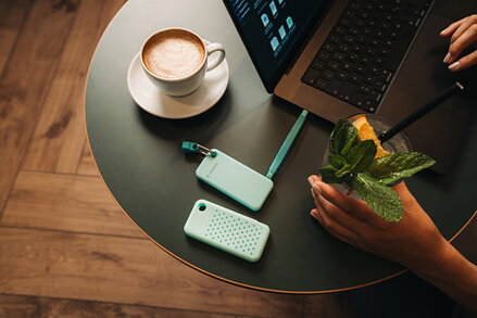 SSD Externí Verbatim Pocket SSD letní edice, 32325, 2000GB, polární modrý, obsahuje 2x gumový kryt (černý a polární modrý), USB C