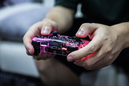 Gamepad Marvo GHOST 40, bezdrátový, 17tl., všesměrový, průhledný