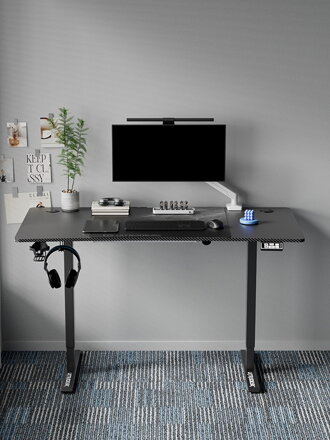ULTRADESK Herní stůl LEVEL V2, 140x68cm, 72-117cm, elektricky nastavitelná výška, s XXL podložkou pod myš, držák sluchátek i nápoj