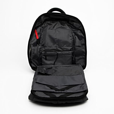 Batoh na notebook 15,6", NB007, černý z polyesteru/polyethylenu/nylonu, není snadné vykrást