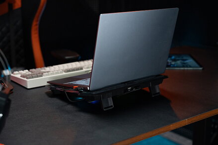 Stojan pod notebook, CP2020, podsvícený, s větrákem, černý, Meetion