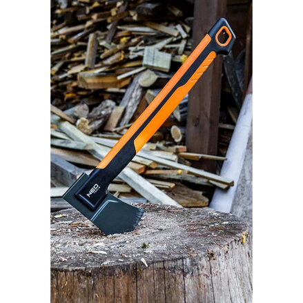 NEO TOOLS sekera 27-030, celková hmotnost 650g, hmotnost hlavy 400g, délka sekery 35.5cm